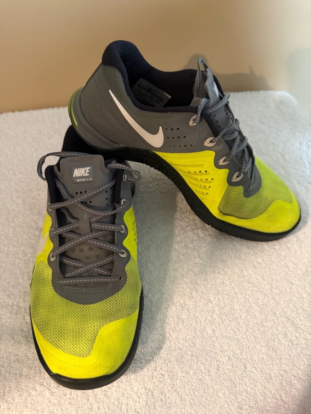 Nike Metcon 2 Gray & Neon Yellow Lace Up Flywire Mesh Athletic Sneakers